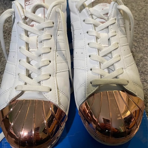 adidas Originals Women's White Originals Superstar 80s Rose Gold Metal Toe Cap